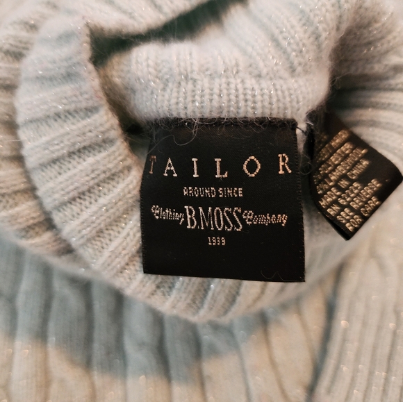 Womens Sweater - Picture 2 of 3